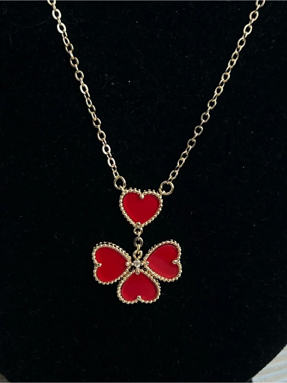 🩷-Gold Chain Necklace with Red Heart Clover dangle Pendant